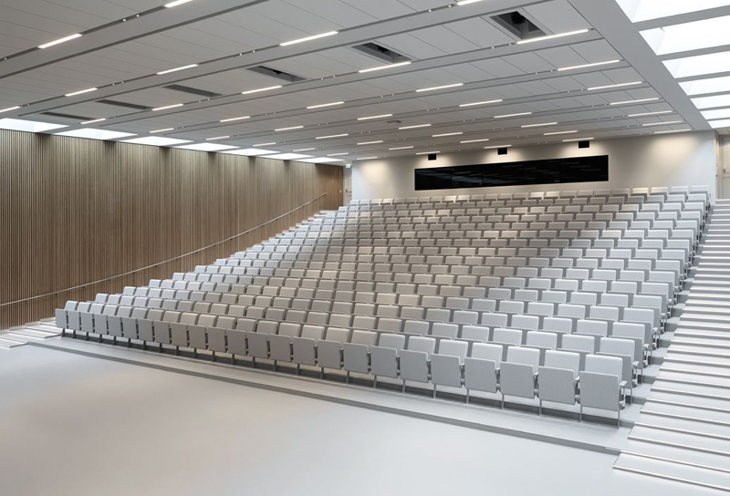 學(xué)?；顒?dòng)中心報(bào)告廳裝修效果圖